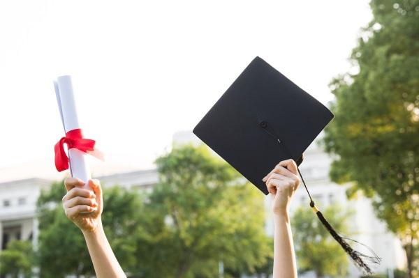 國家開放大學(xué)有哪些優(yōu)勢 報(bào)名需要哪些資料呢?